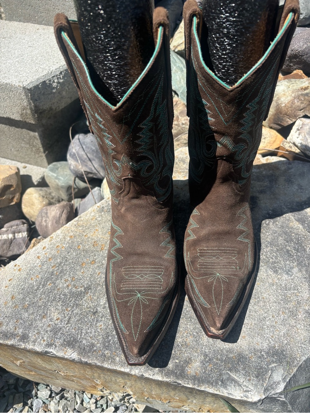 Vintage OLD GRINGO! Brown Suede Boots with Turquoise Trim - Picture 7 of 9